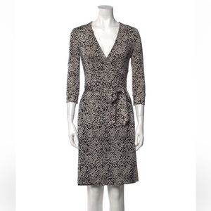 Diane von Furstenberg Silk Wrap Dress Size 2 DVF